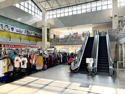 Elias Mall (D18), Retail #630591151